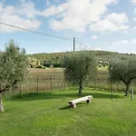 Apartment In Monte Del Lago Near Lake Trasimeno Hébergement de vacances *