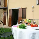 Apartment In Monte Del Lago Near Lake Trasimeno Hébergement de vacances