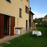Hébergement de vacances Apartment In Monte Del Lago Near Lake Trasimeno *