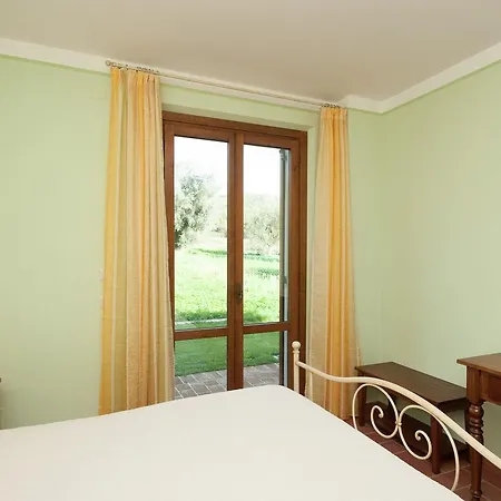 Prázdninový dům Apartment In Monte Del Lago Near Lake Trasimeno